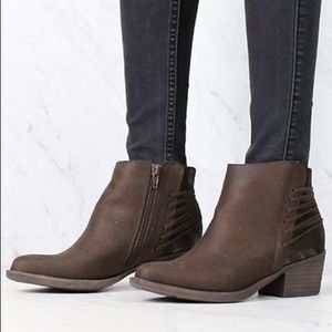 Volatile Valence lace back ankle boots sz: 7